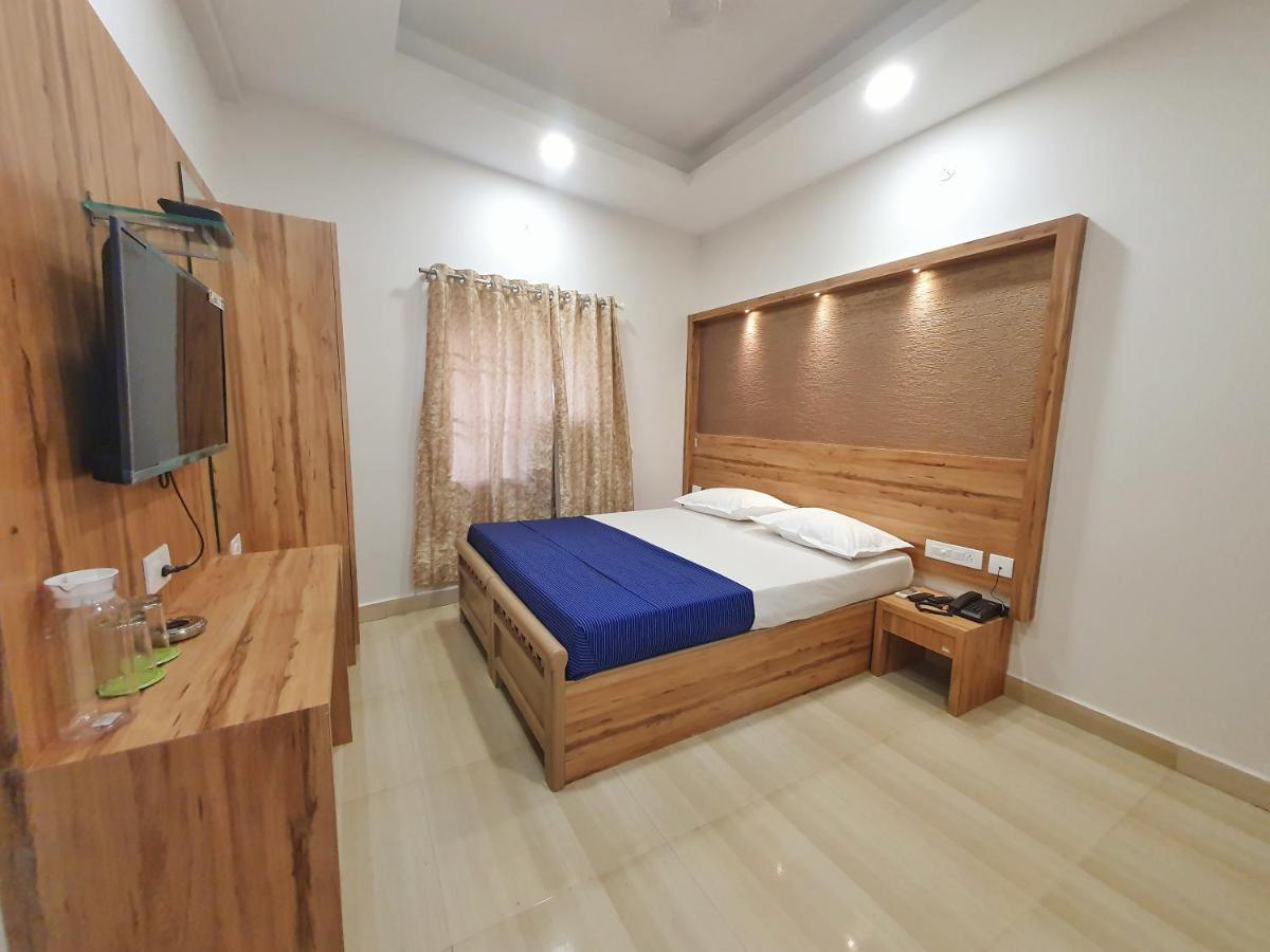 Stay Court - Business Class Hotel - Near Central Railway Station 첸나이 외부 사진