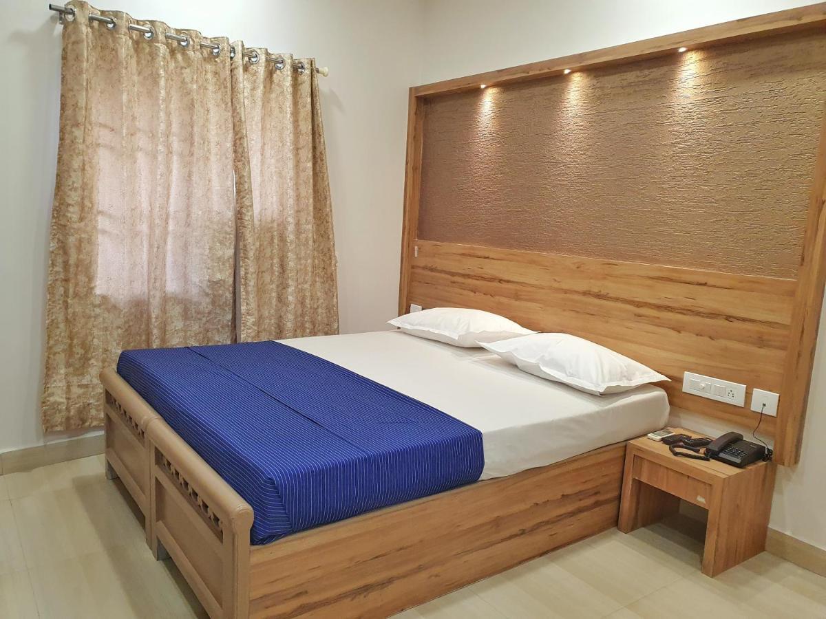 Stay Court - Business Class Hotel - Near Central Railway Station 첸나이 외부 사진
