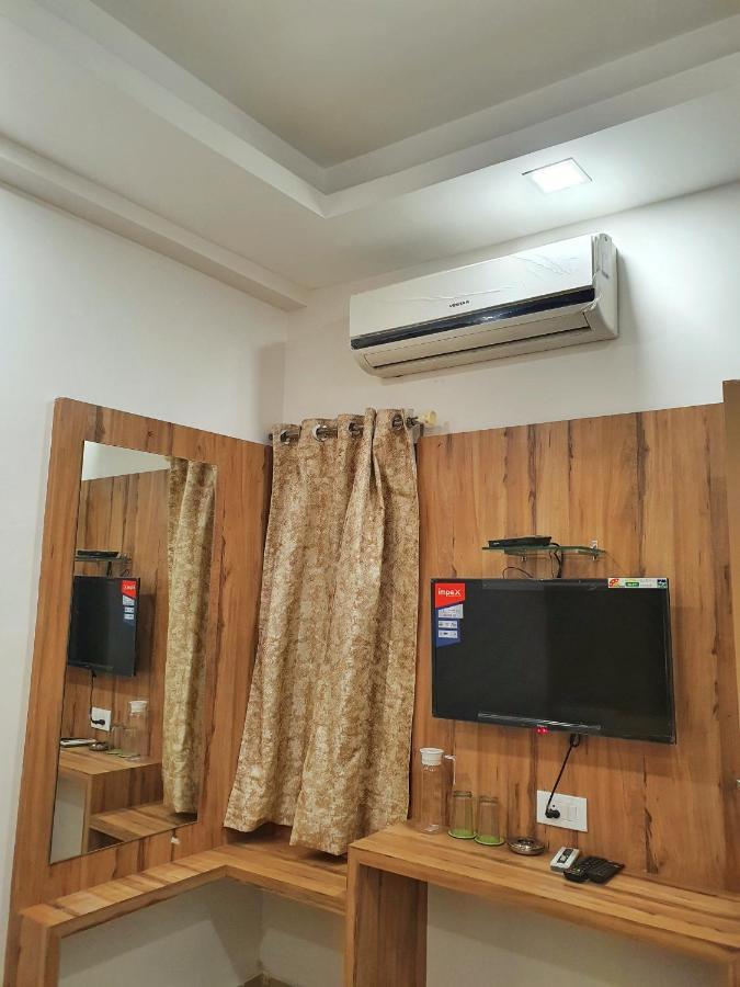 Stay Court - Business Class Hotel - Near Central Railway Station 첸나이 외부 사진
