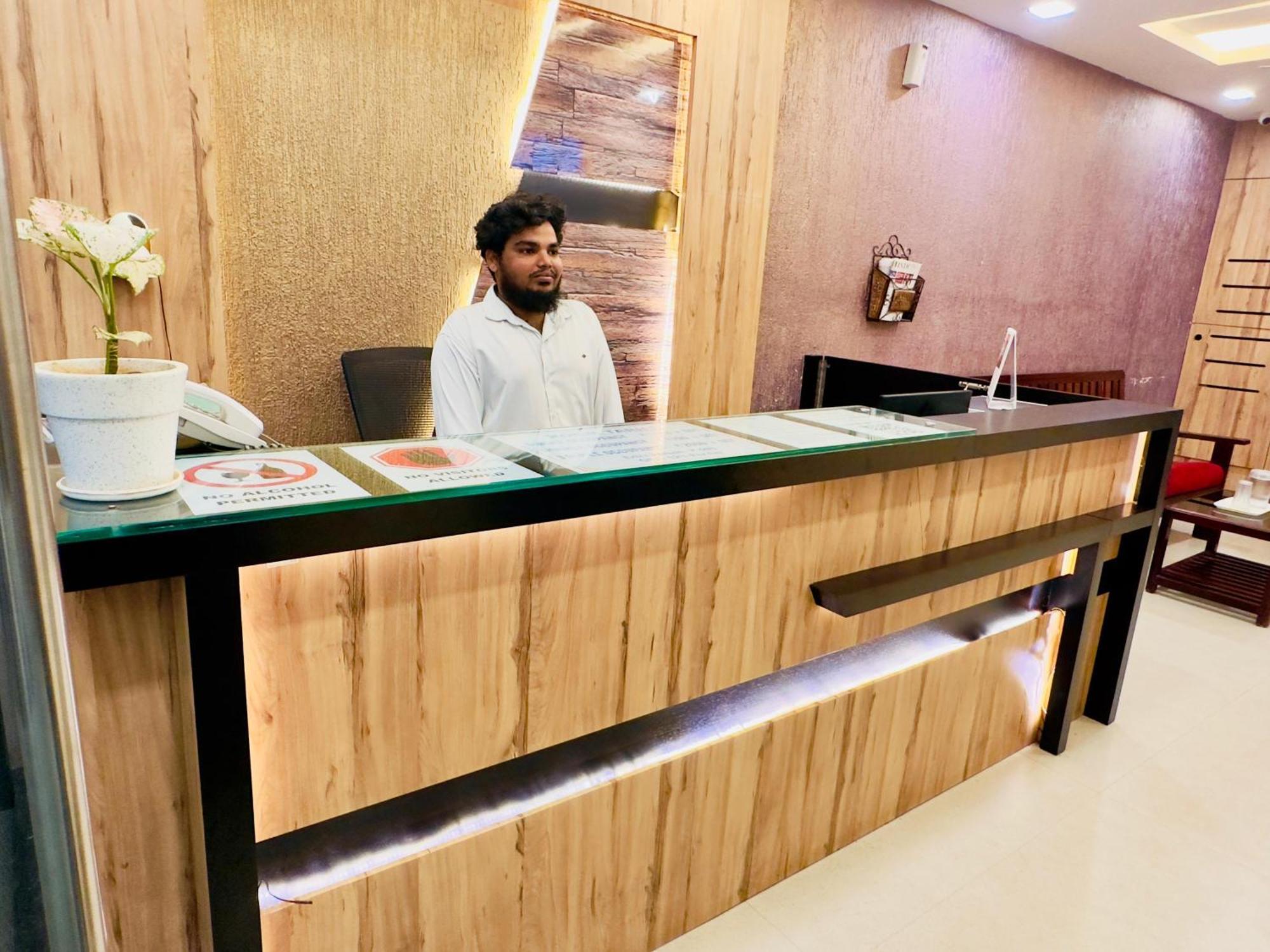Stay Court - Business Class Hotel - Near Central Railway Station 첸나이 외부 사진
