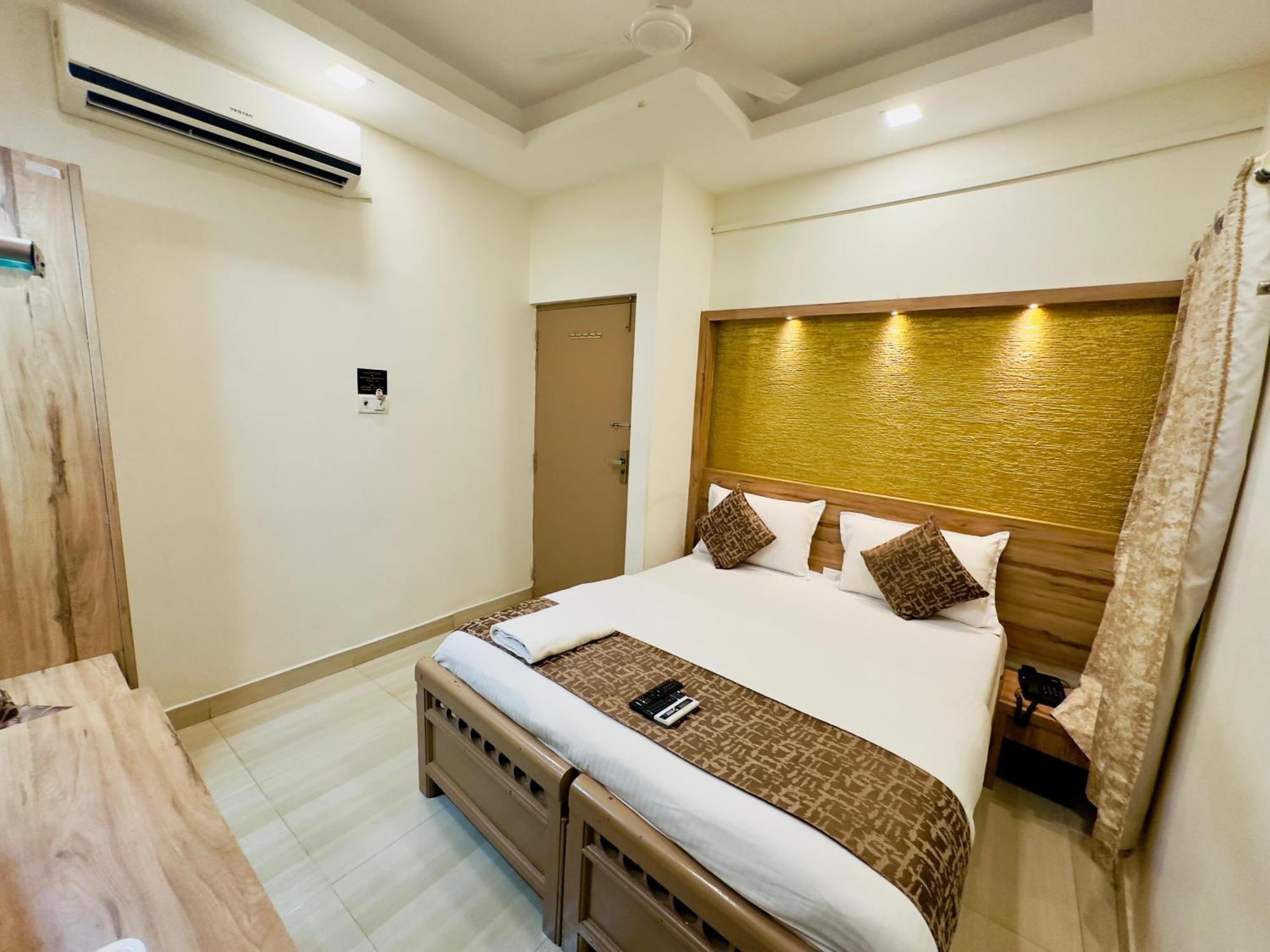 Stay Court - Business Class Hotel - Near Central Railway Station 첸나이 외부 사진