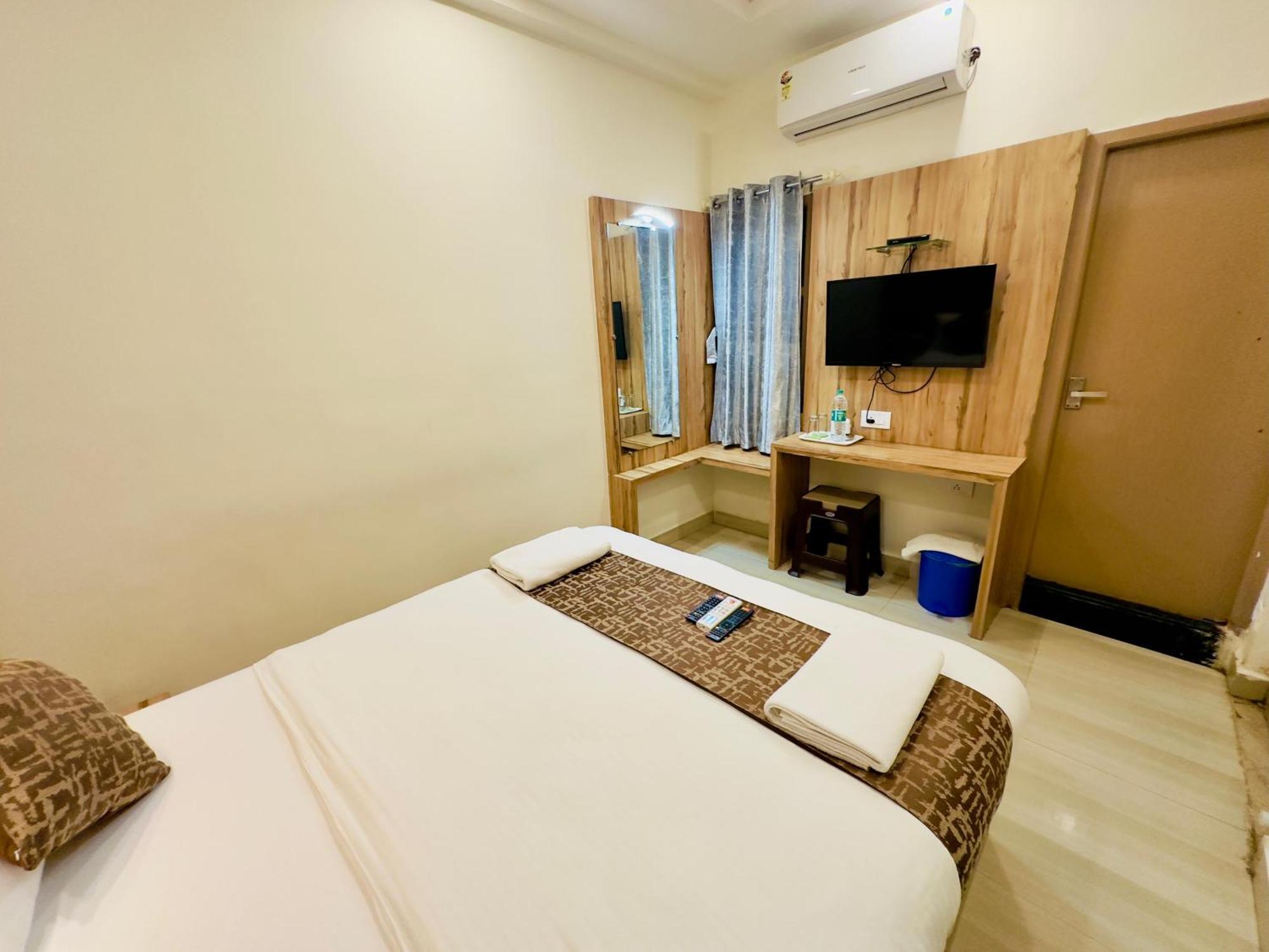 Stay Court - Business Class Hotel - Near Central Railway Station 첸나이 외부 사진